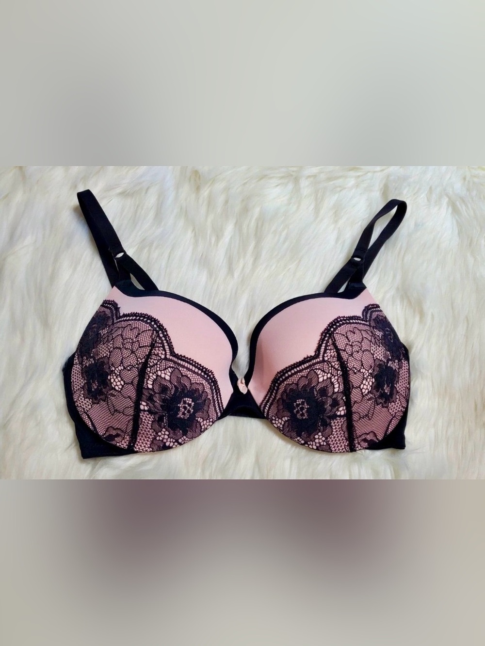 EUC!! MAIDENFORM Women's Love The Lift Push Up & In Underwire Bra 34C